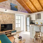 Perla - Small Comfy House With The Terrace Prožura