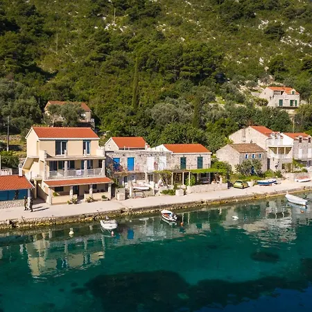 Perla - Small Comfy House With The Terrace * Prožura