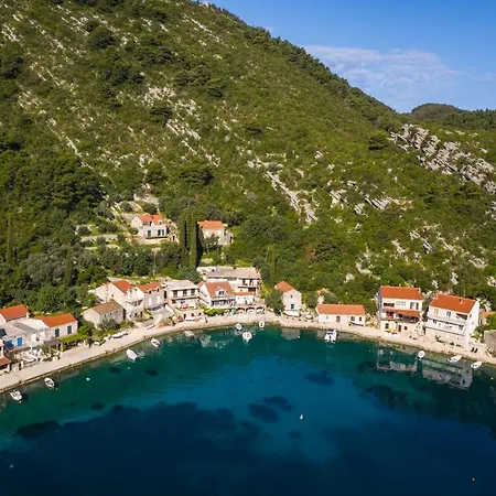 Perla - Small Comfy House With The Terrace *