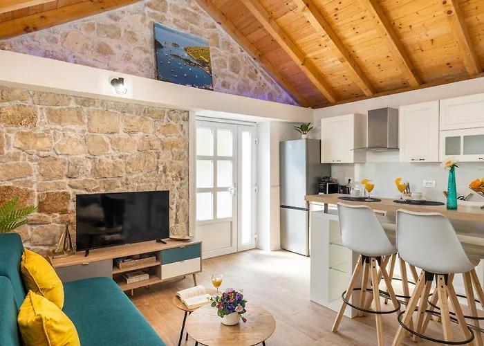Perla - Small Comfy House With The Terrace Prožura