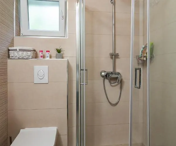 Perla - Small Comfy House With The Terrace Tatil Evi *