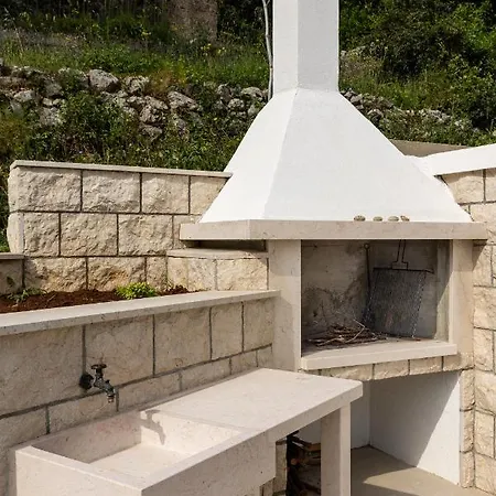 Perla - Small Comfy House With The Terrace * Prožura