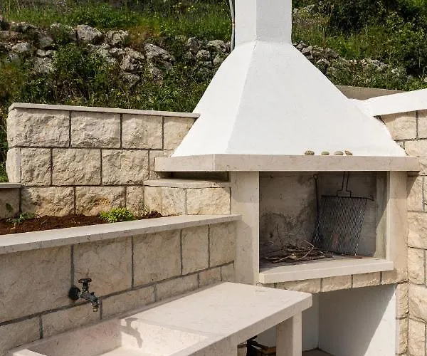 Perla - Small Comfy House With The Terrace * Prožura