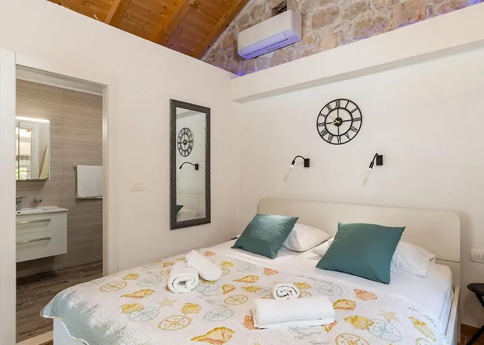 Perla - Small Comfy House With The Terrace Prožura