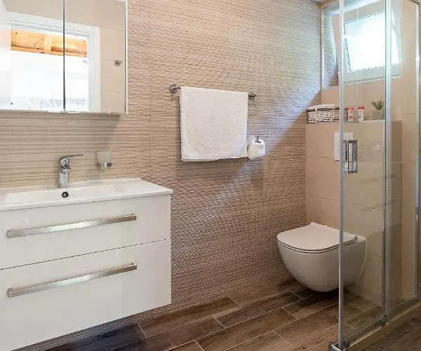 Perla - Small Comfy House With The Terrace בית נופש *