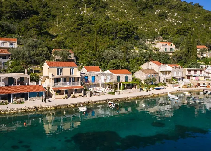 Perla - Small Comfy House With The Terrace * Prožura