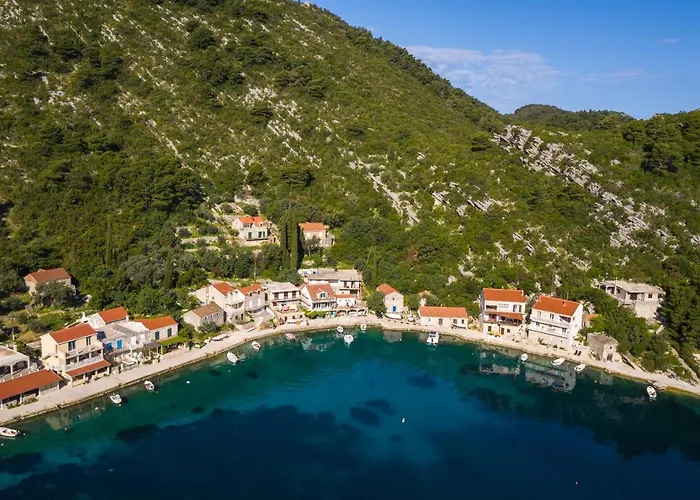 Perla - Small Comfy House With The Terrace *